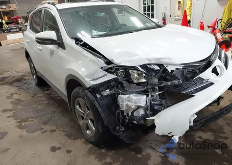 2015 Toyota Rav4 Xle z USA, uszkodzony, nr VIN JTMWFREV9FD078473